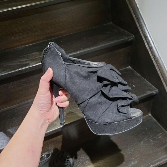 2/$20 Vintage Y2K Nine West Black High Heels Shoes Size: 6M US - Picture 3 of 8